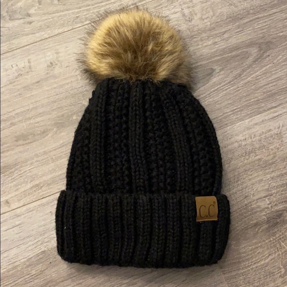 Pom Pom hat
